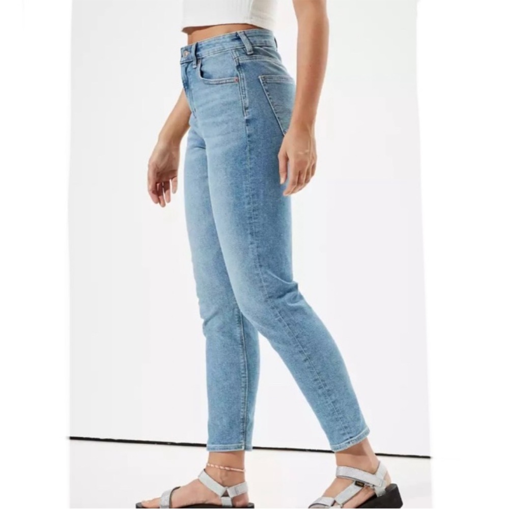 American Eagle Outfitters Mom Denim Jeans Light Wash Size 6 Regular